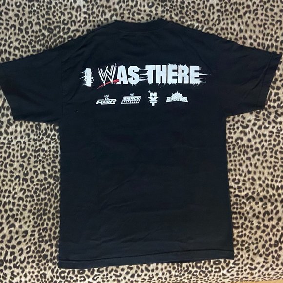 WWE (Size L) LIVE TOUR T-Shirt - Picture 3 of 4